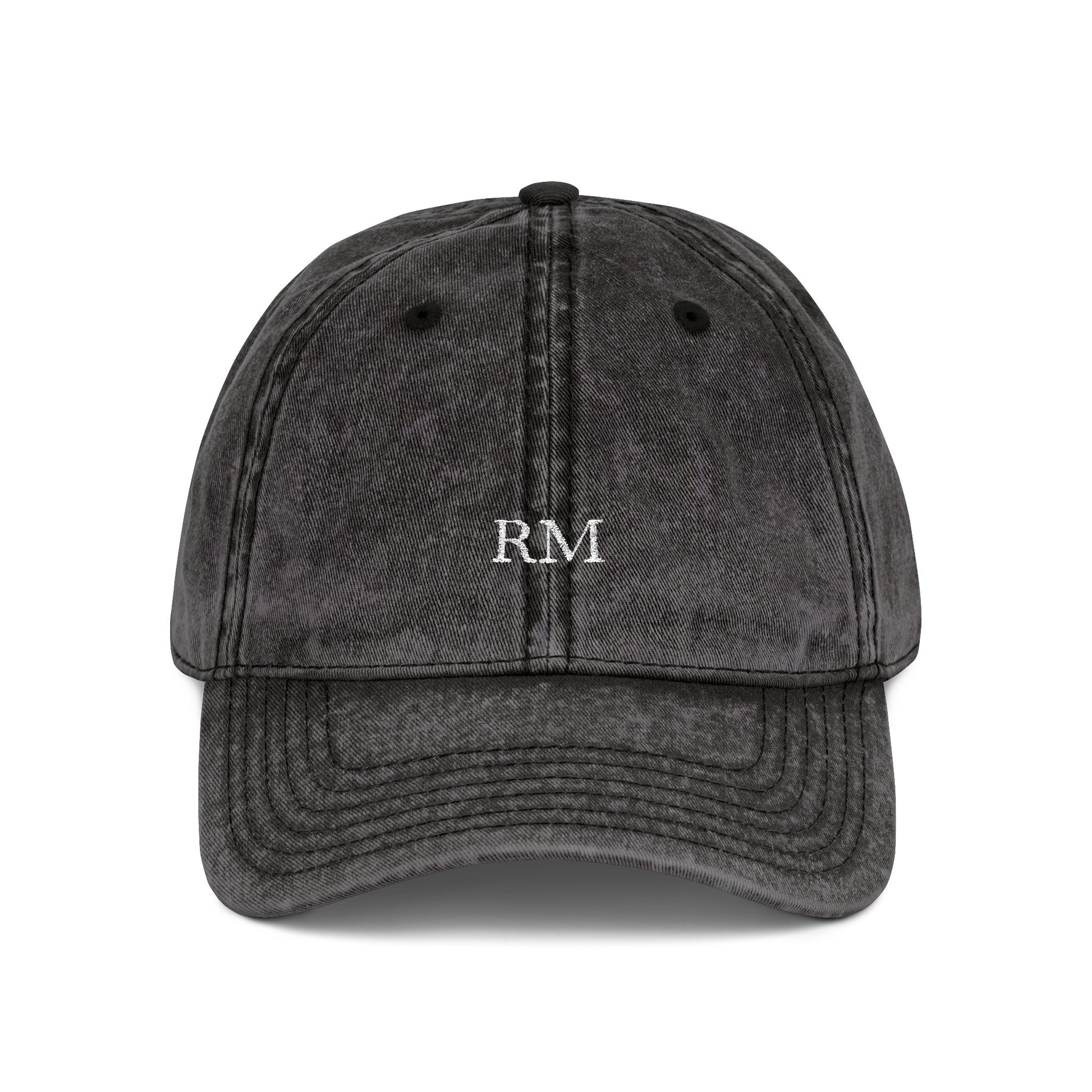 Personalized vintage cap for men in black cotton twill with custom embroidery
