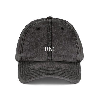 Personalized vintage cap for men in black cotton twill with custom embroidery
